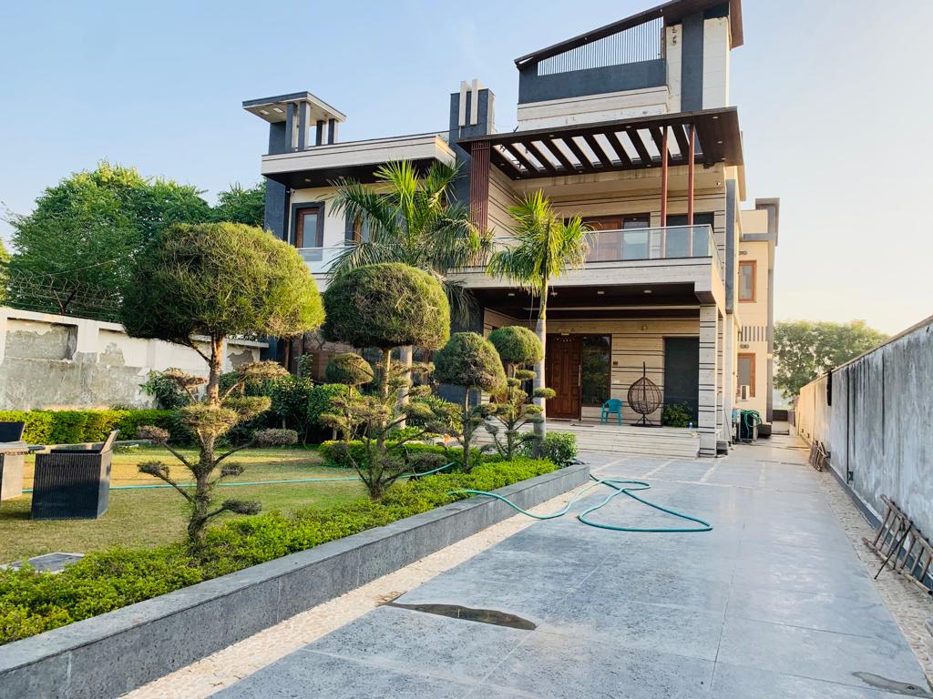 Image 1 of Luxurious 1200 SQYRD Farmhouse in Delhi – A Perfect Blend of Elegance and Serenity