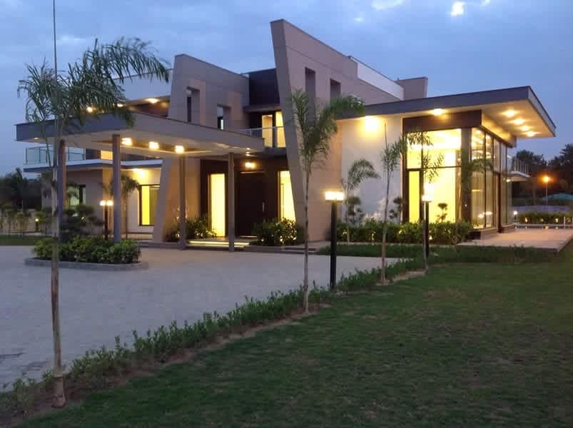 Image 4 of Luxury 1.5 Acre Farmhouse in Delhi for Sale